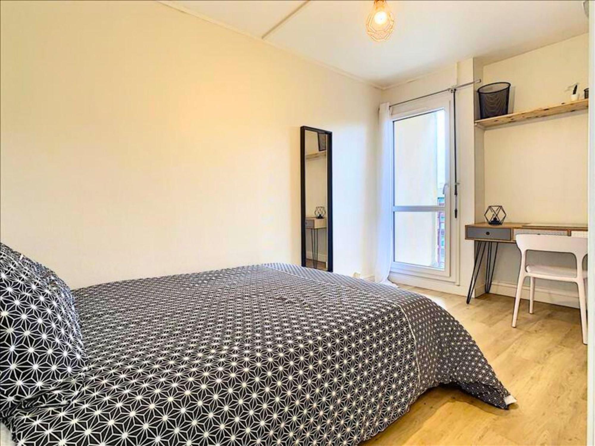 Ideal Groupe - Grands Espaces - 4 Chambres - Parking Gratuit - Proche Centre, Gare & Transports - Wifi - Offre Special De Reduction Jusqu'A -50 Le Mans Bagian luar foto
